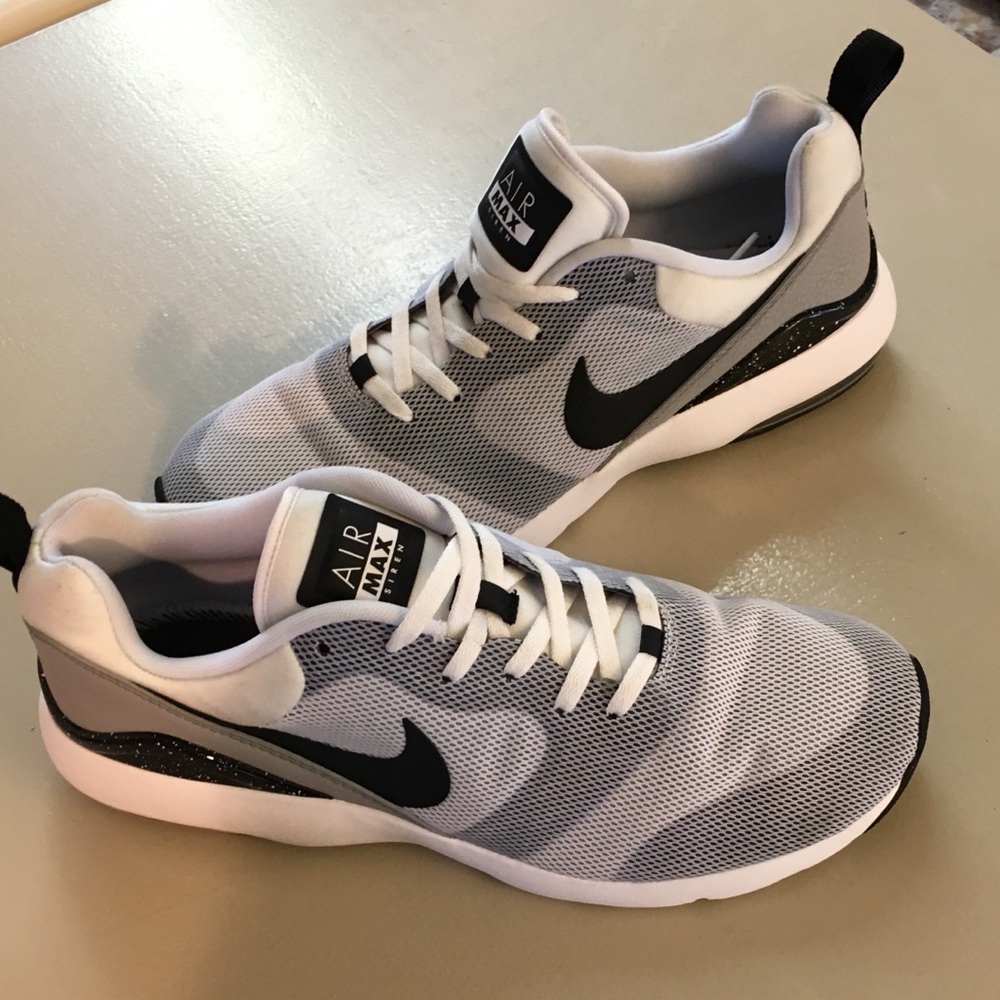Nike Air Max Siren Running Shoe 9